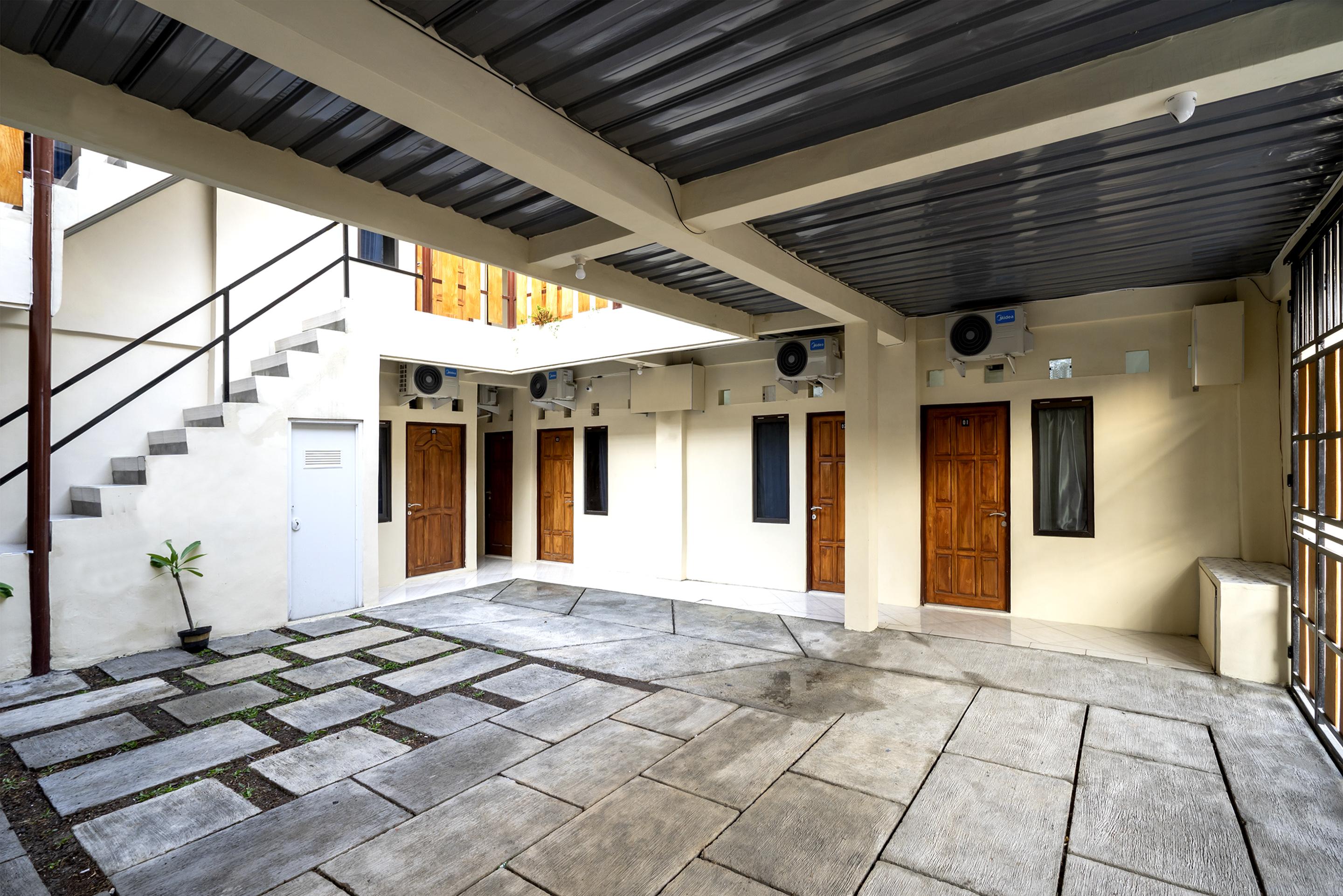 Oyo 2098 Homestay Kk Ngaglik Exterior photo