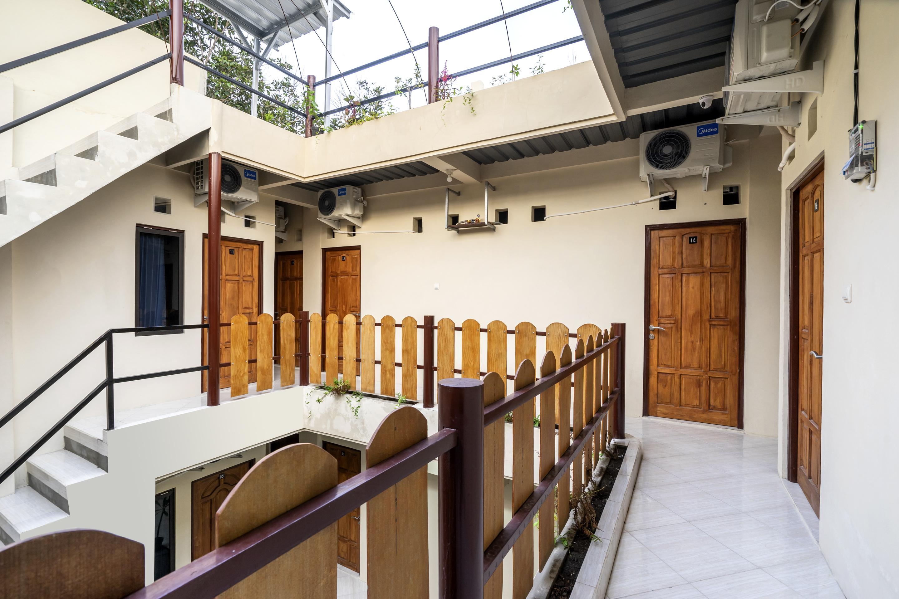 Oyo 2098 Homestay Kk Ngaglik Exterior photo